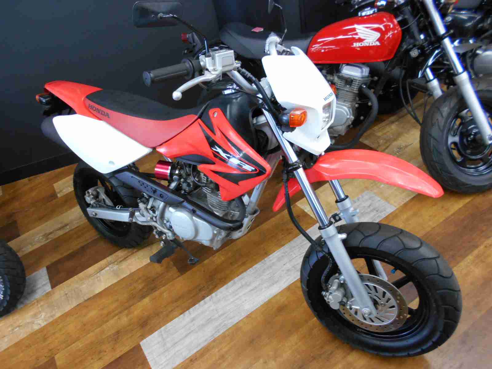 ホンダ Xr50モタード バイク探し U Media ユーメディア 中古バイク 新車バイク探しの決定版 神奈川 東京でバイク探すならユーメディア