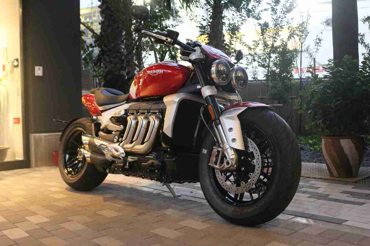 トライアンフ ロケット3 R バイク探し U Media ユーメディア 中古バイク 新車バイク探しの決定版 神奈川 東京でバイク探すならユーメディア